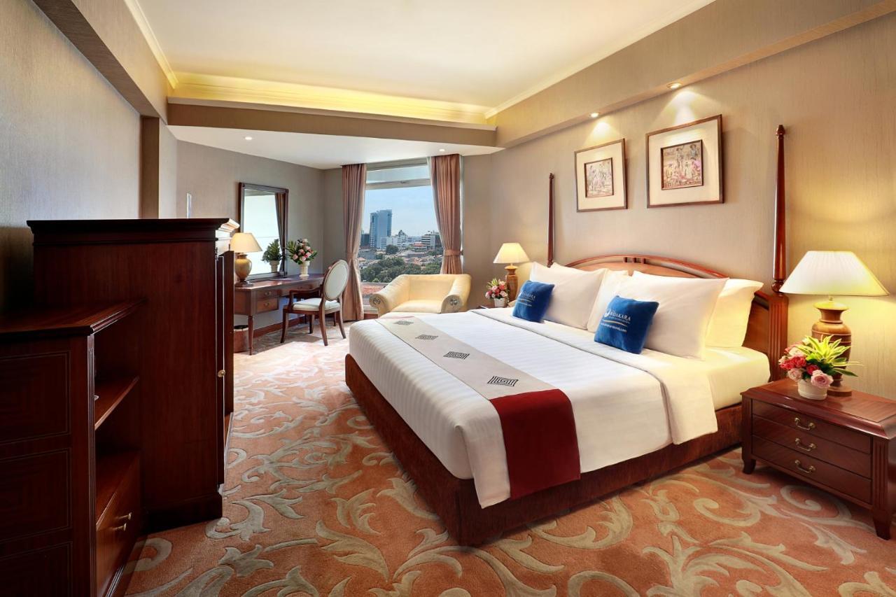 Hotel Bidakara Джакарта Экстерьер фото