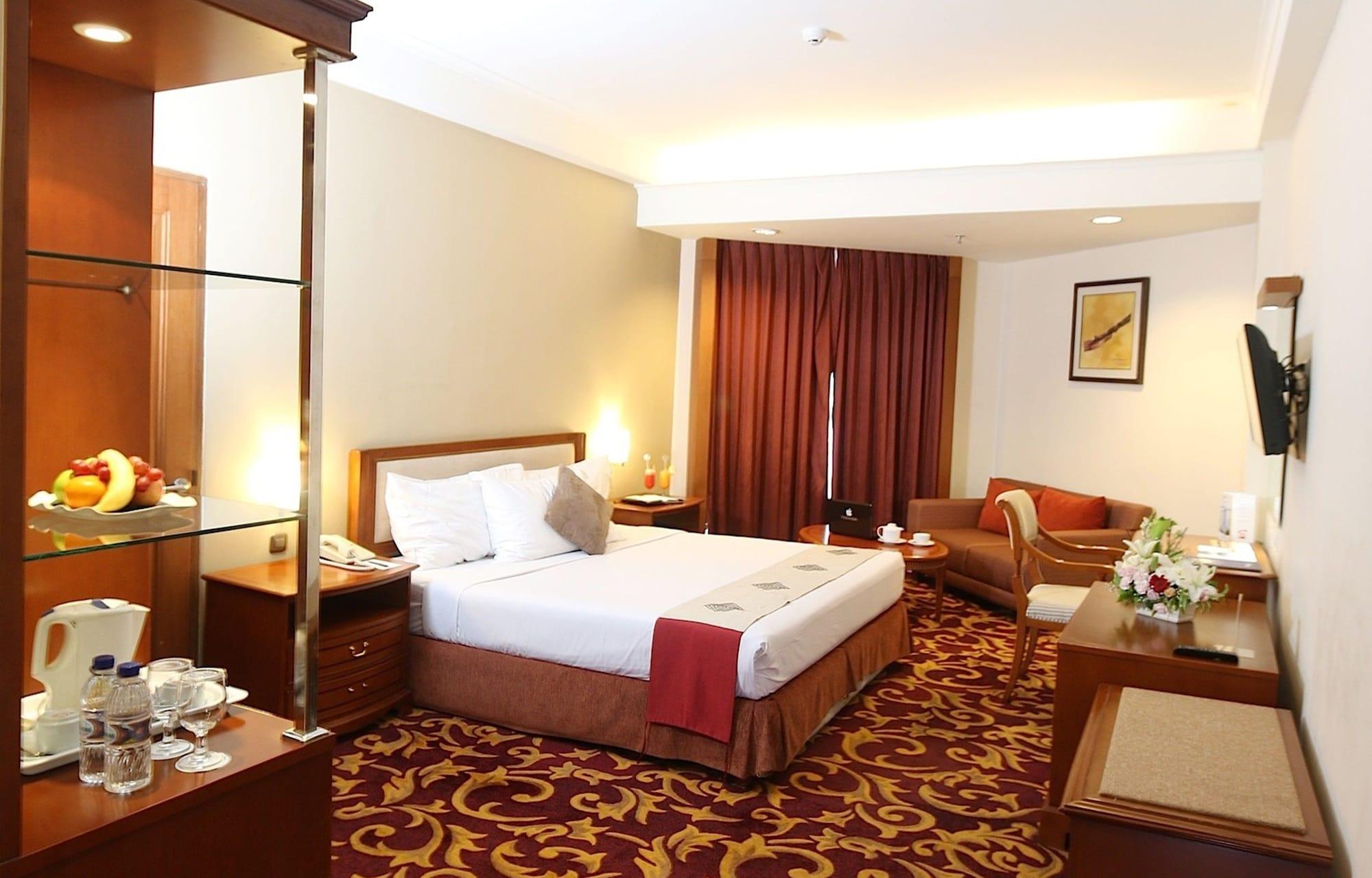 Hotel Bidakara Джакарта Экстерьер фото