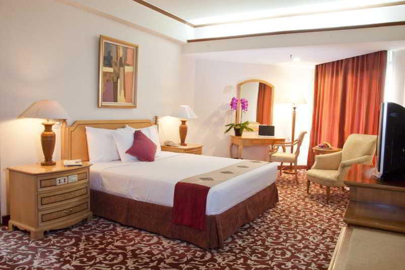 Hotel Bidakara Джакарта Экстерьер фото