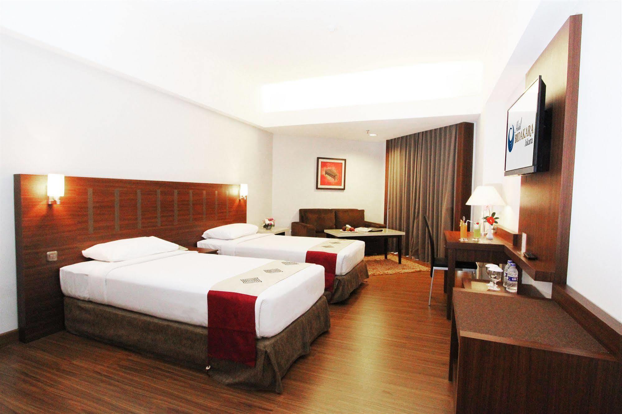 Hotel Bidakara Джакарта Экстерьер фото