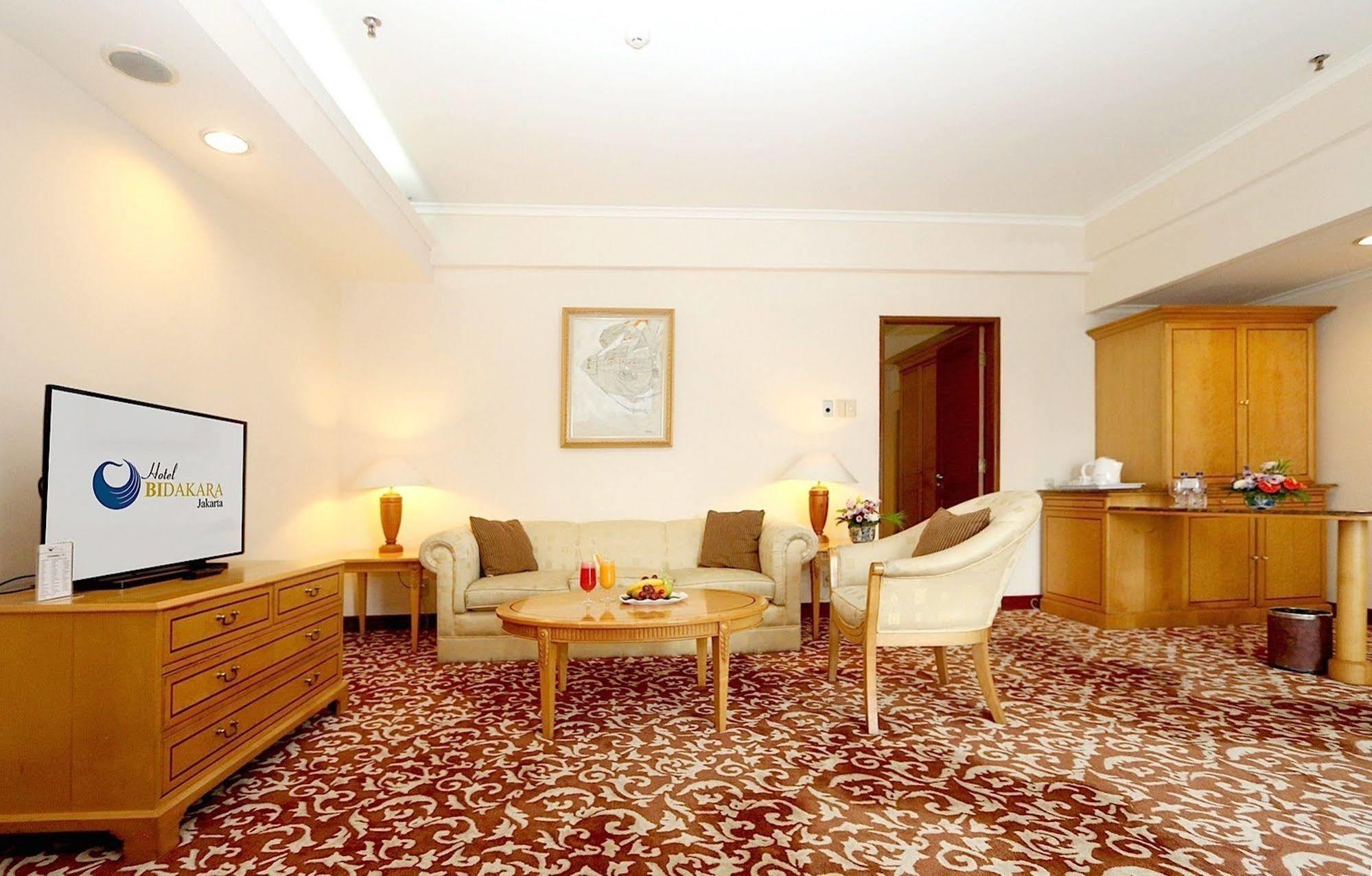 Hotel Bidakara Джакарта Экстерьер фото