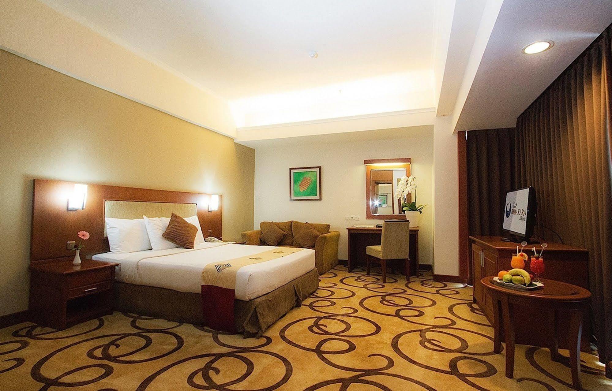 Hotel Bidakara Джакарта Экстерьер фото