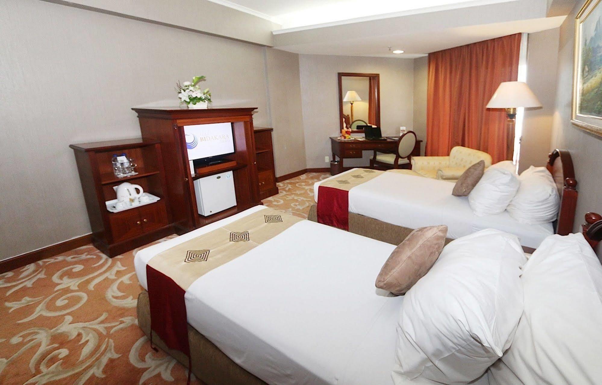 Hotel Bidakara Джакарта Экстерьер фото